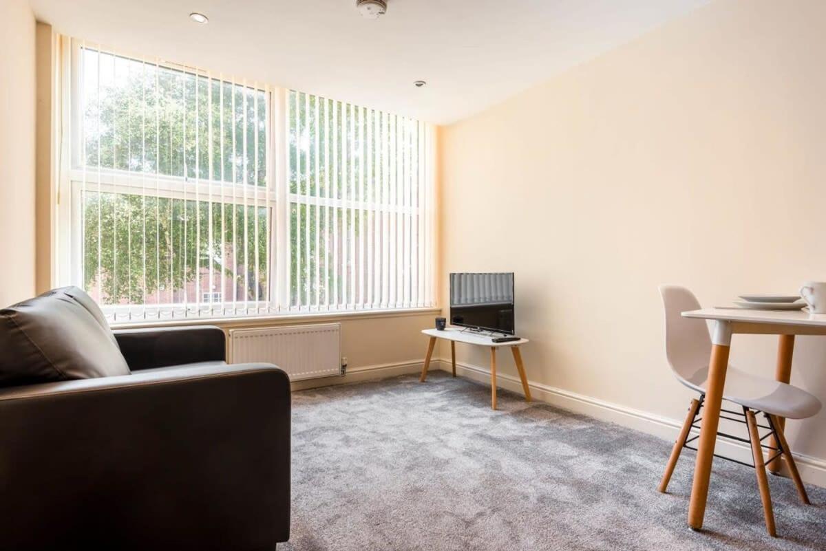 Bright 1 Bedroom Budget Flat In Central Понтефракт Экстерьер фото